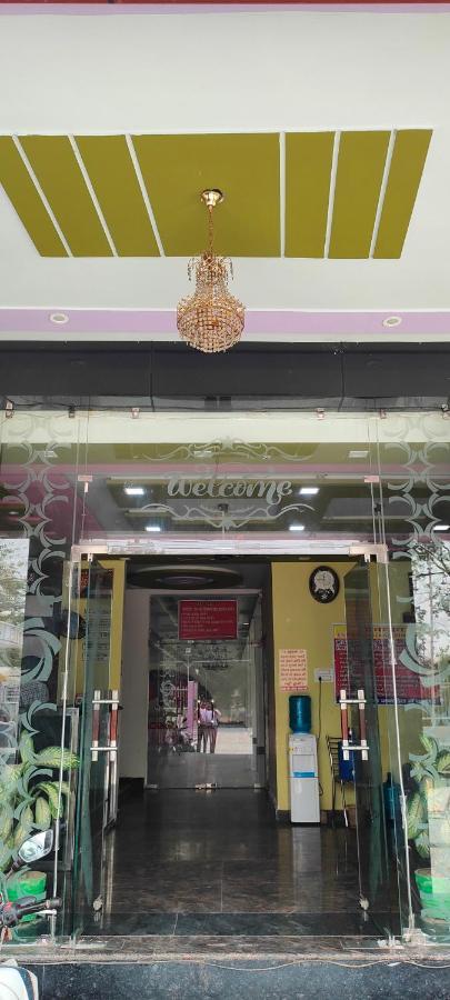 Hotel Yoran Inn & Restaurant By Wb Inn Sadabad Exterior foto